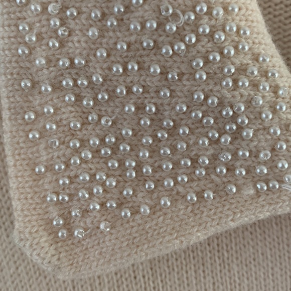 Pierre Cardin beige ivory wool cardigan with pearl buttons, collar and cuffs - Picture 3 of 8